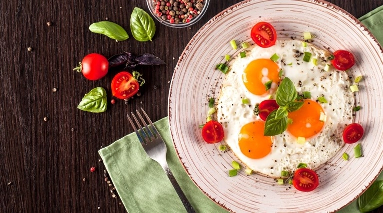 U kajganu obavezno dodajte jednu moćnu namirnicu: Topi masnoće i pokreće probavu